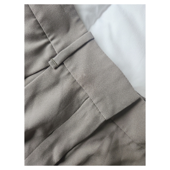 Babaton Shorts - Picture 5 of 9